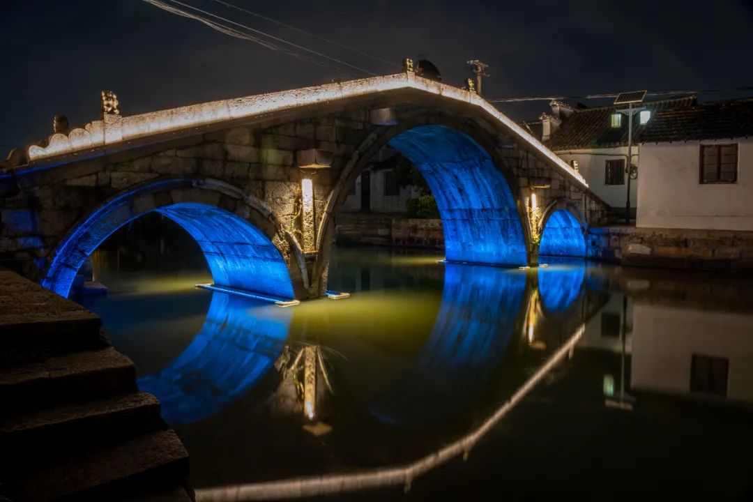 【探索】金泽古镇的7座古桥亮灯了!请欣赏实景图
