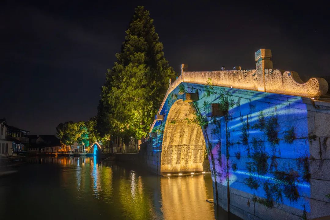 探索金泽古镇的7座古桥亮灯了请欣赏实景图