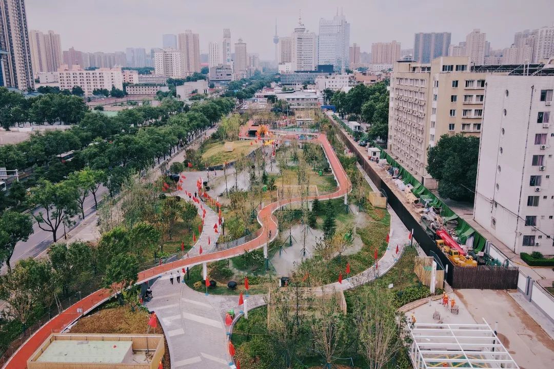 惊喜亮相!这座新公园添绿城市中轴线