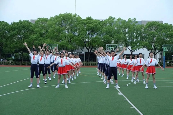 集体舞网络快闪。上海学生舞蹈联盟 供图