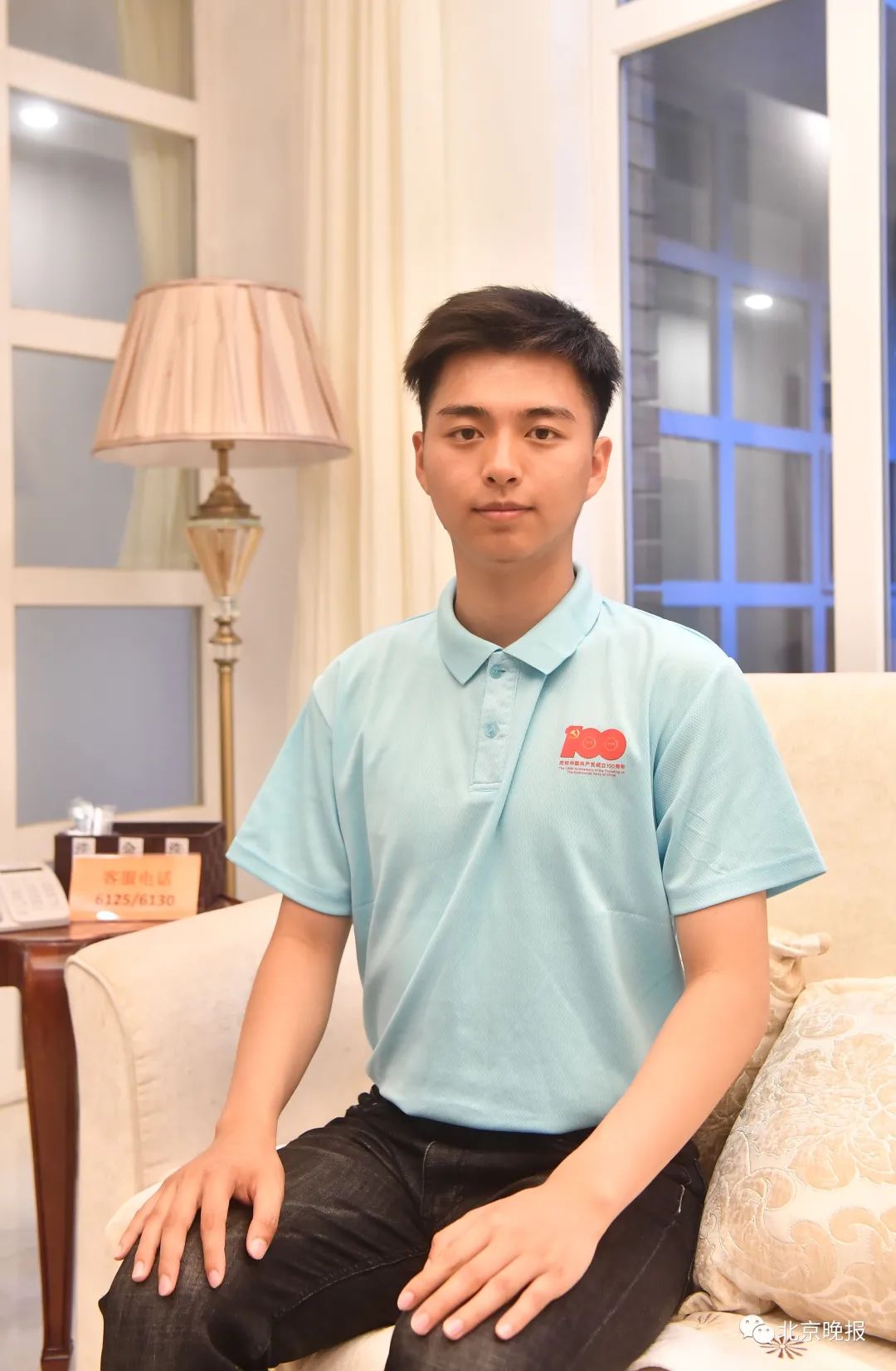 火上热搜！天安门前的四名领诵员是谁？揭秘→休闲区蓝鸢梦想 - Www.slyday.coM