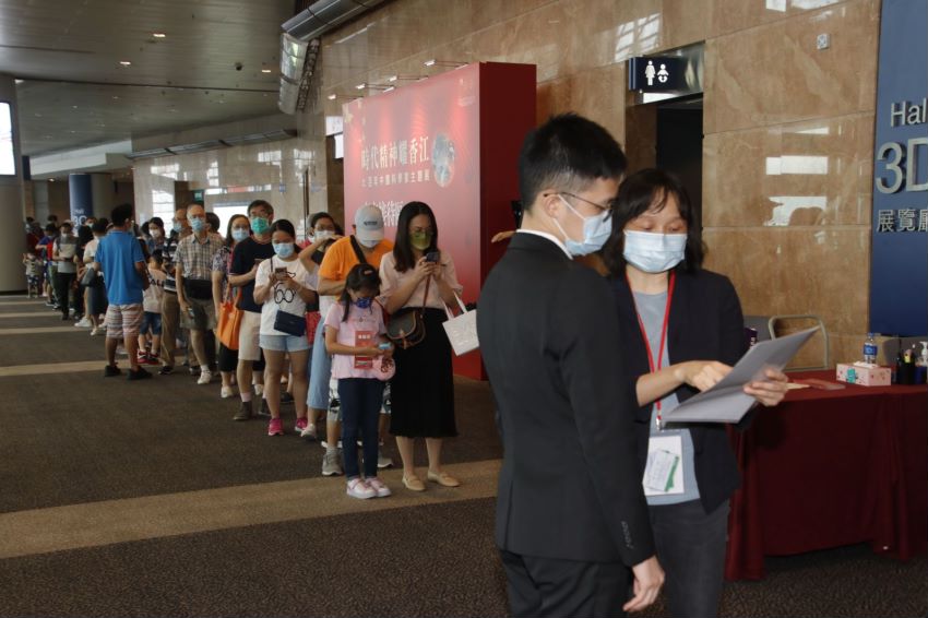月壤香港复展，市民表示做中国人好自豪