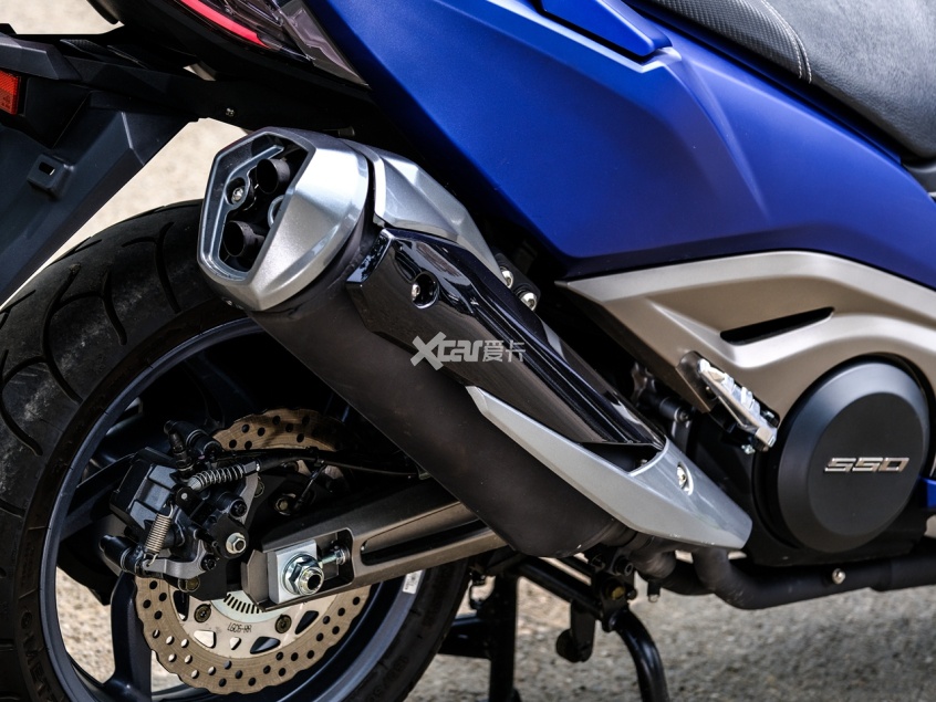 双缸旗舰最优选试驾光阳ak550ckd版