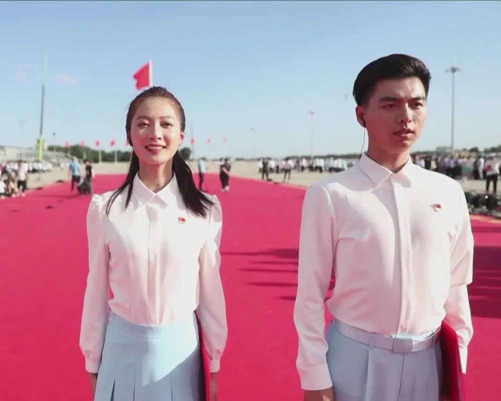 庆祝建党百年大会领诵员冯琳 用脚步去丈量这个时代 训练 新浪新闻