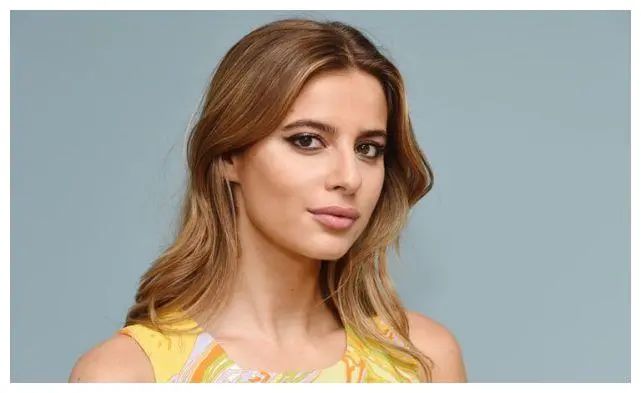 荷兰弟和赞达亚是什么关系是情侣男女朋友吗 两人恋情是真的在一起了吗