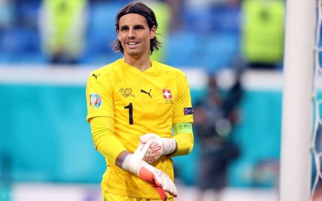 但在比赛中,瑞士门将索默贡献10次扑救,创造本届欧洲杯单场扑救次数之