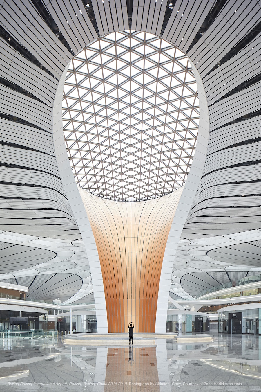 北京大兴国际机场，北京，中国，2014-2019，摄影：Hufton+Crow，扎哈·哈迪德建筑事务所供图