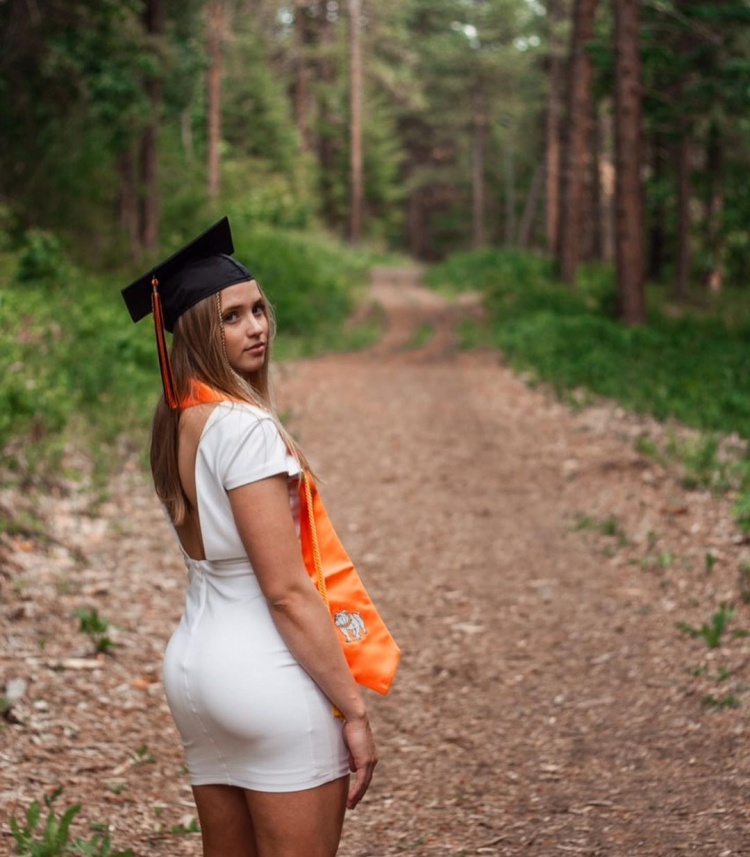 金童玉女热门秀萨格斯宣布与美国晴子海莉交往