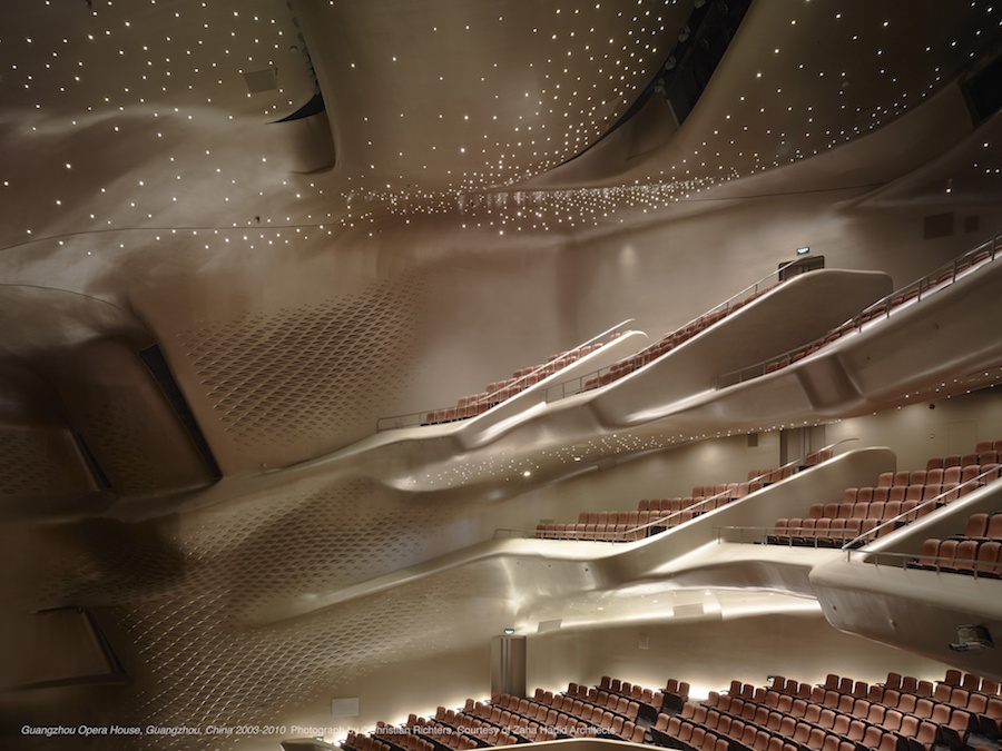 广州歌剧院，广州，中国，2003-2010，摄影：Christian Richters，扎哈·哈迪德建筑事务所供图