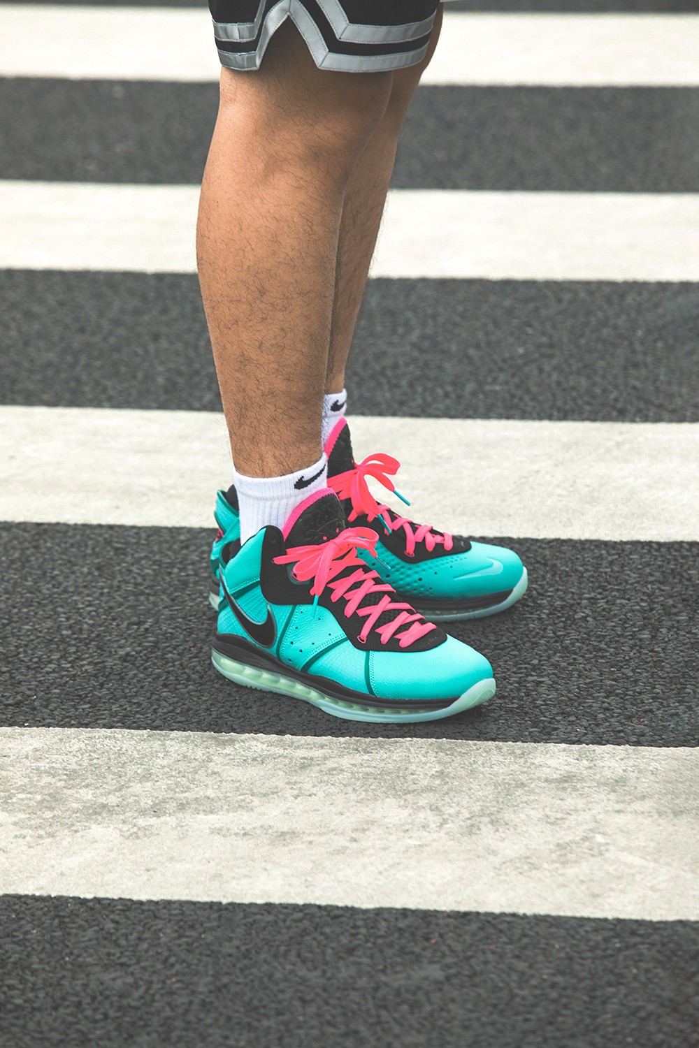 骚气的南海岸配色,不论场上场下绝对是最亮眼的存在.