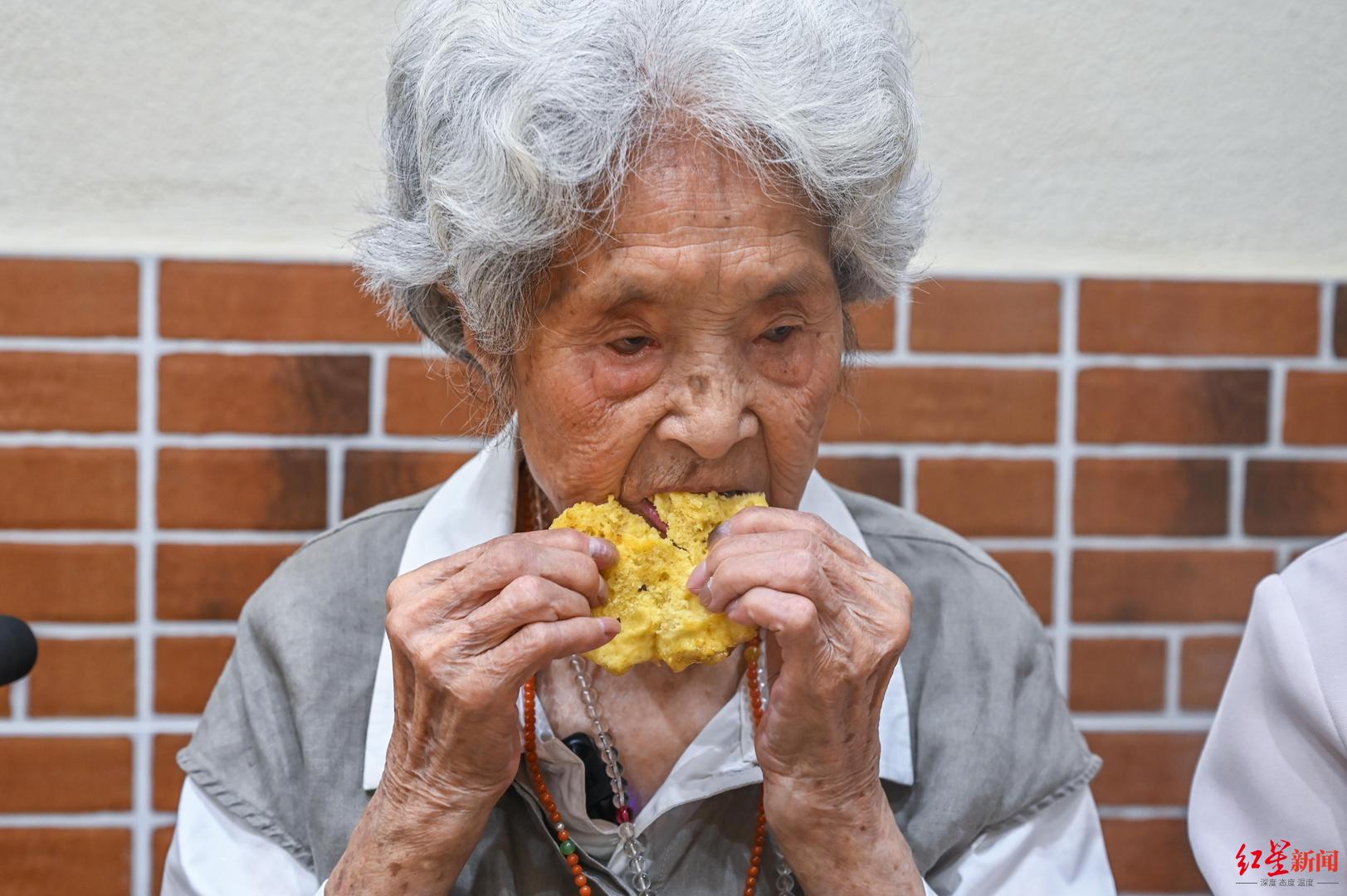 最老网红成都百岁吃货奶奶出书了操盘手孙女她不是ip没有人设