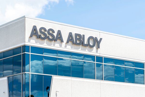 亚萨合莱(assa abloy)已签署协议,将其北欧锁匠业务certego出售给n
