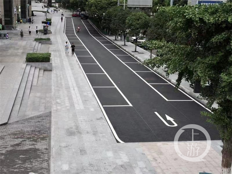 修复水凼凼更新防水砖增设停车位这条路出行舒适了