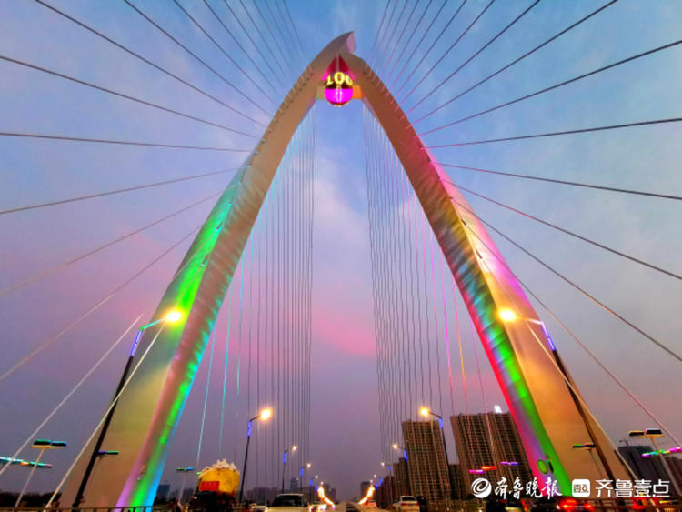 聊城经济开发区中华路跨徒骇河大桥披彩衣