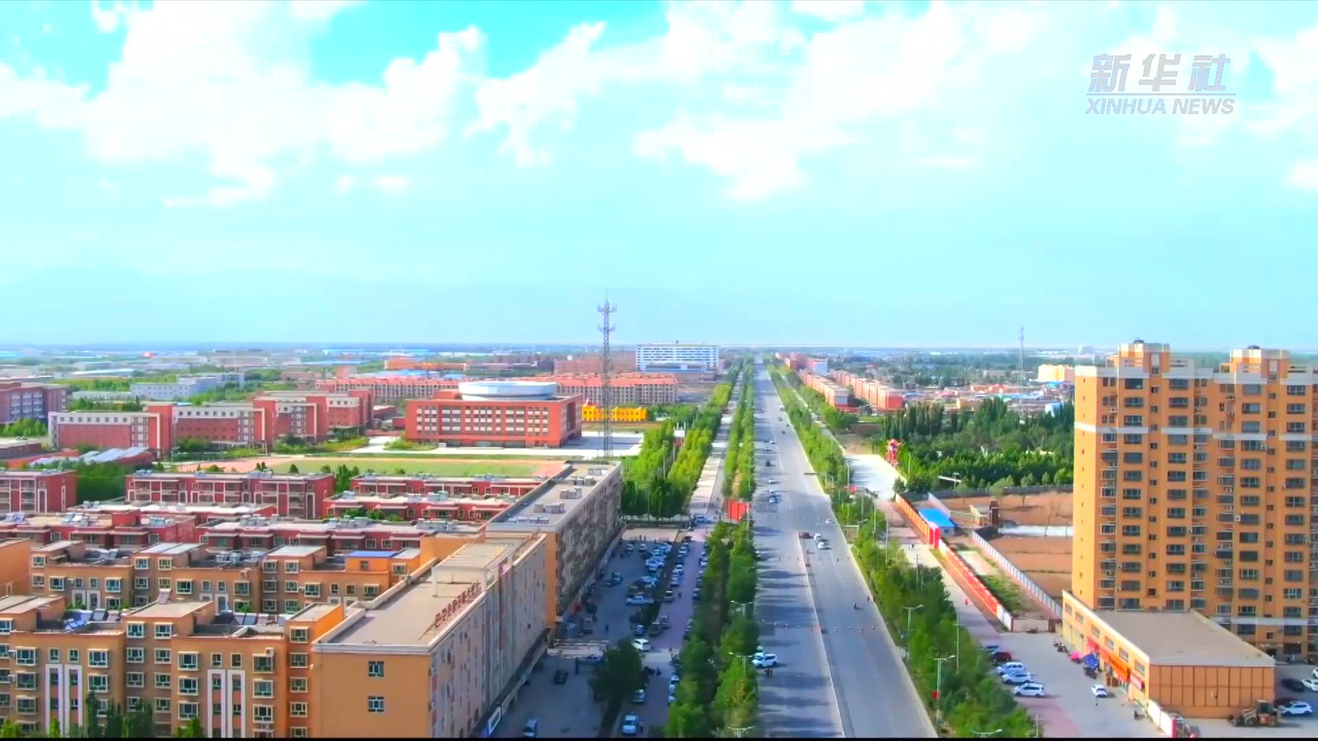 2014年,时任清华大学校长办公室副主任药宁主动请缨,来到南疆基层工作