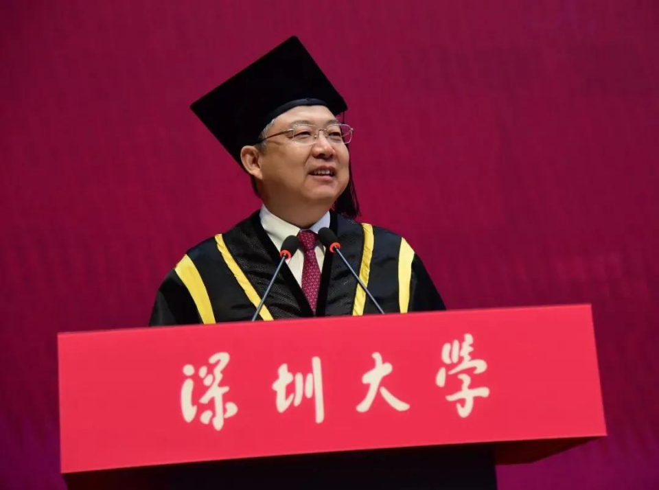 热闻丨寄语刷屏这些大学校长的毕业典礼致辞哪句戳中了你