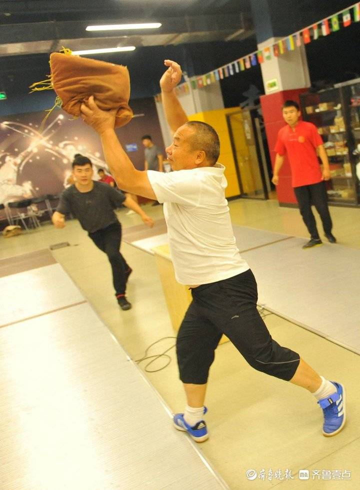 拾光|隐于山林间!马鞍山上的济南摔跤场