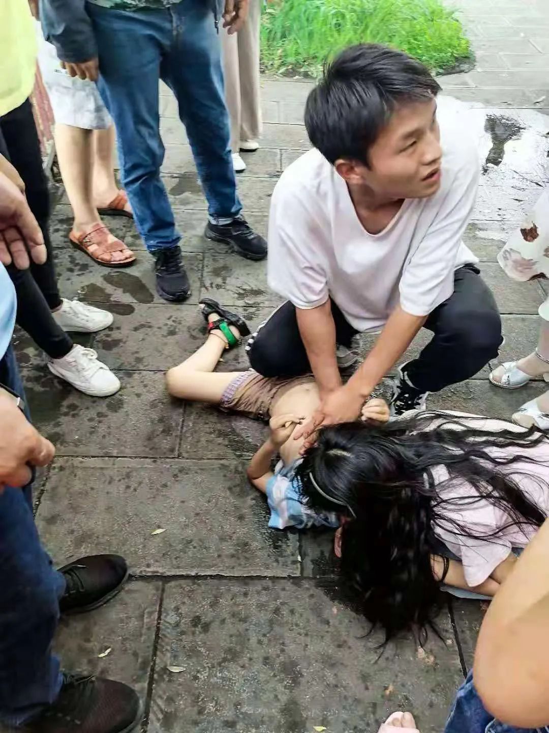 致敬贵州81岁老人奋不顾身勇救落水男童夏天这份指南一定要收藏