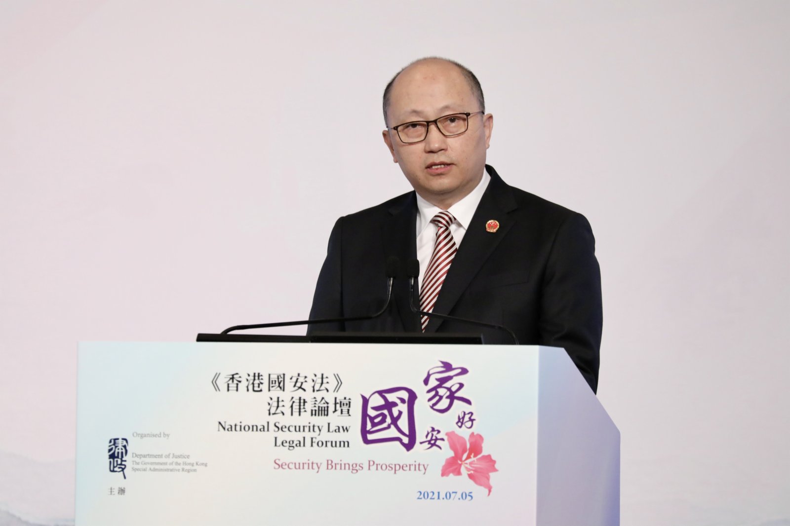 驻港国安公署署长郑雁雄:对极端反社会犯罪不能怀柔