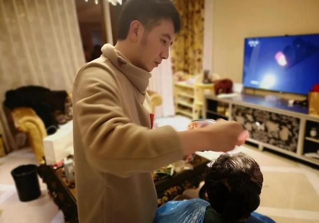 在面对林生斌事件的时候,官媒也曾下场点评,呼吁大家