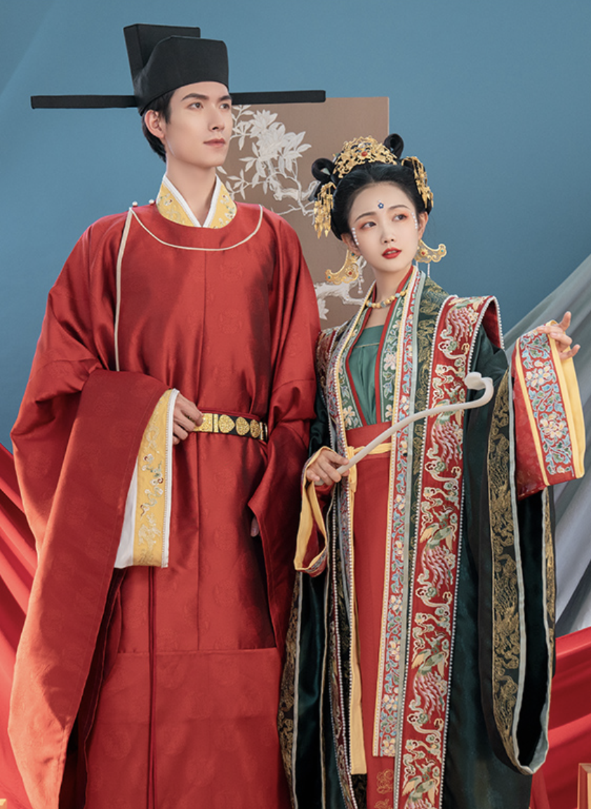 重回汉唐"子衿"婚服不过说到底,目前这些汉服衍生产业