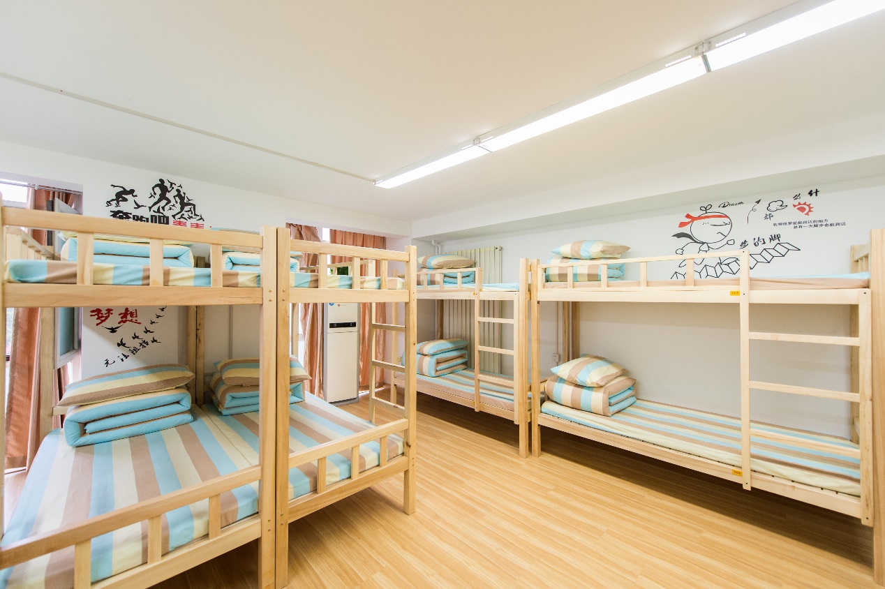 大学生当餐厅服务员引热议巴奴计划5年招聘大学生员工超万人