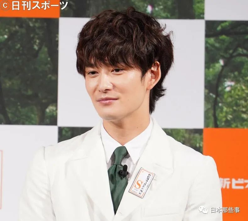 冈田将生恋情曝光后露面 面对记者提问呆萌傻笑|冈田将生|铃木唯_新浪娱乐_新浪网