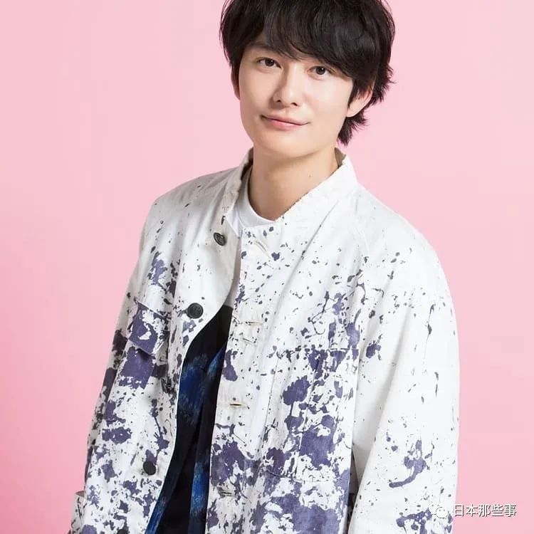 冈田将生恋情曝光后露面 面对记者提问呆萌傻笑|冈田将生|铃木唯_新浪娱乐_新浪网