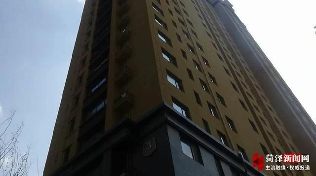 菏泽一男子从15楼扔下7个酒瓶 被警方处罚休闲区蓝鸢梦想 - Www.slyday.coM