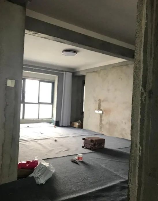 “95后”女孩花10年积蓄入住毛坯房上热搜，女孩回应：房子能带来安全感，两年之内不打算装修休闲区蓝鸢梦想 - Www.slyday.coM