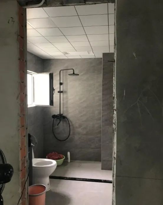 “95后”女孩花10年积蓄入住毛坯房上热搜，女孩回应：房子能带来安全感，两年之内不打算装修休闲区蓝鸢梦想 - Www.slyday.coM