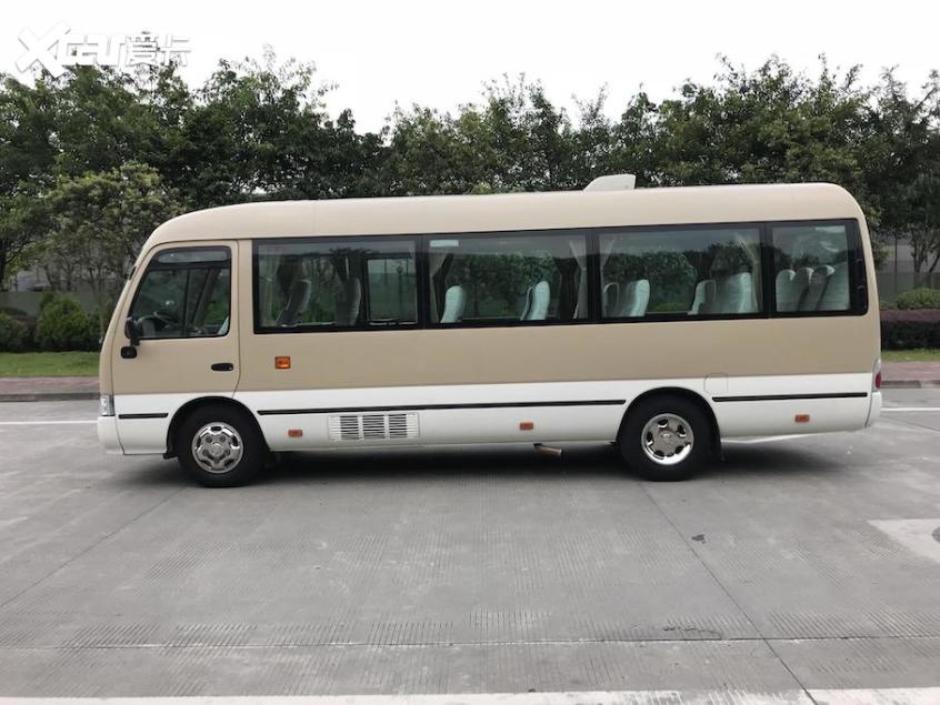 丰田"考斯特":半个世纪铸就经典中巴