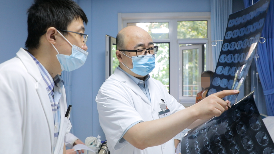 跟病人交朋友|山东省耳鼻喉医院吕正华 :帮患者守住咽喉要道