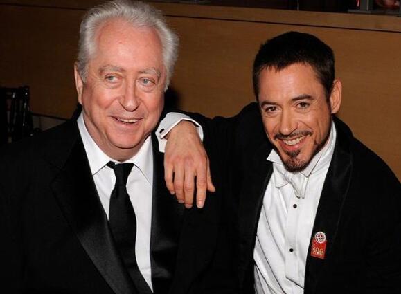 “钢铁侠”小罗伯特·唐尼父亲去世 曾与帕金森斗争5年多休闲区蓝鸢梦想 - Www.slyday.coM