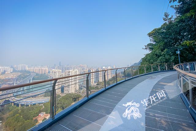 渝中区半山崖线步道景色.华龙网-新重庆客户端记者 李裕锟 摄