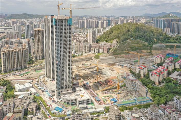 木棉岭片区人才保障房建设工地现场.