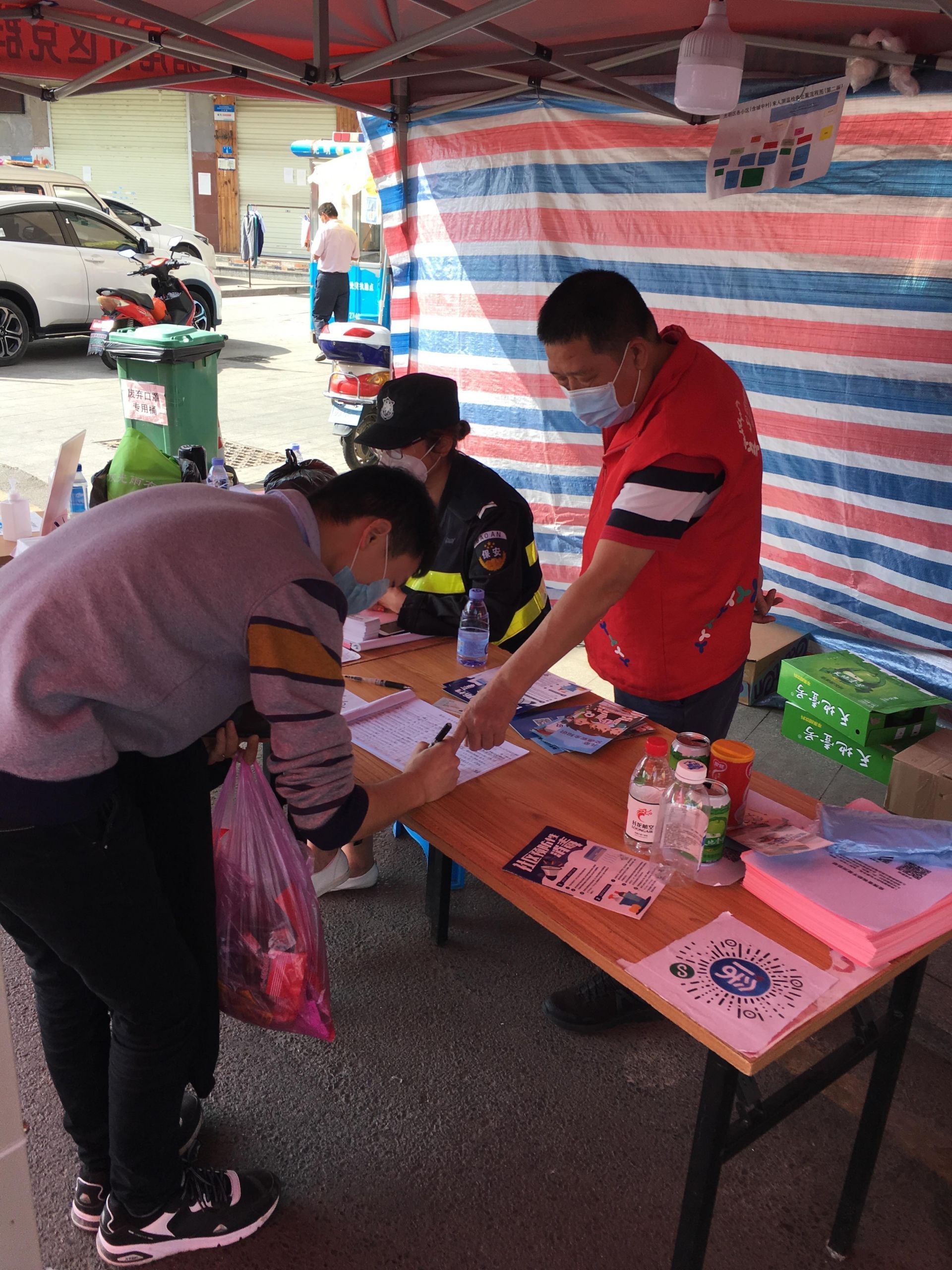 心系社区民有所盼我有所应记深圳市优秀党务工作者凤凰街道塘尾社区