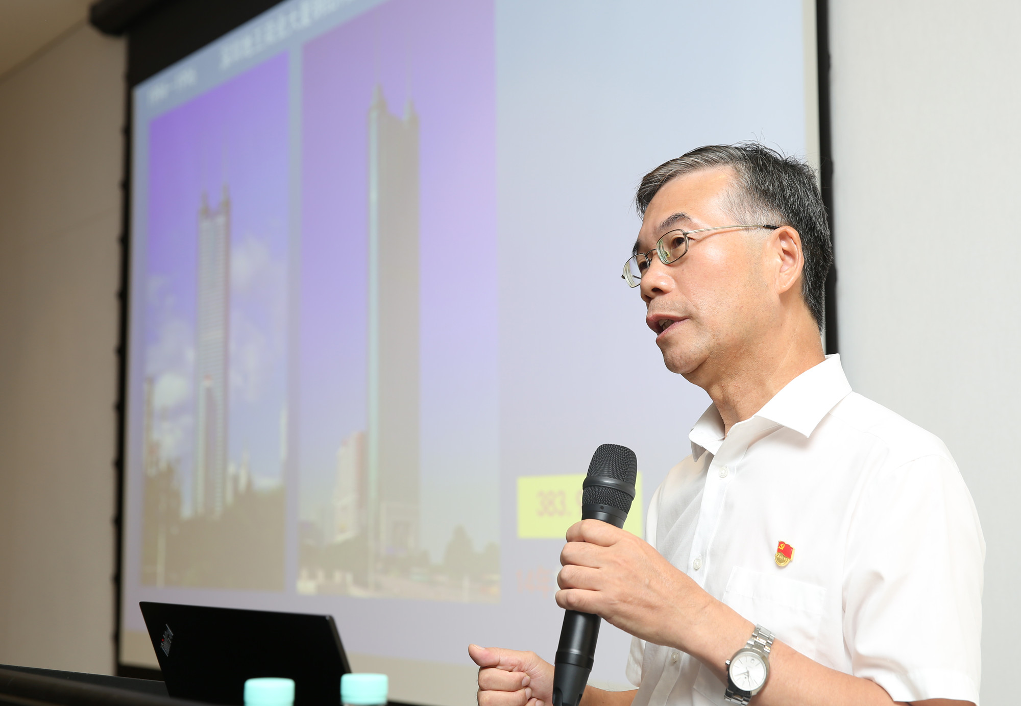 党史学习教育市委宣讲团成员,全国劳动模范,全国道德模范陆建新作