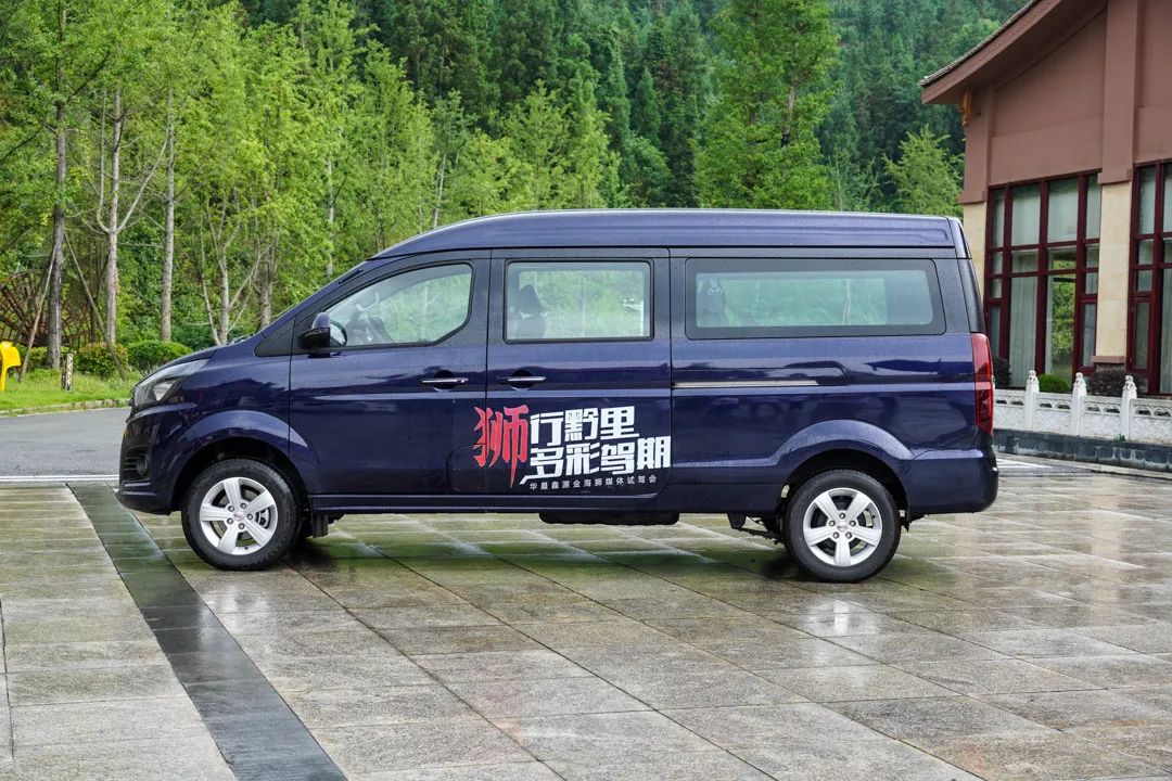 可选9座20l发动机这台最低6万元的车宜商又宜居