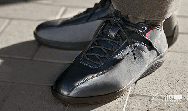 马自达限量 驾驶鞋 来了 踩踏板竟有 踩屎感 比椰子还贵 财经头条