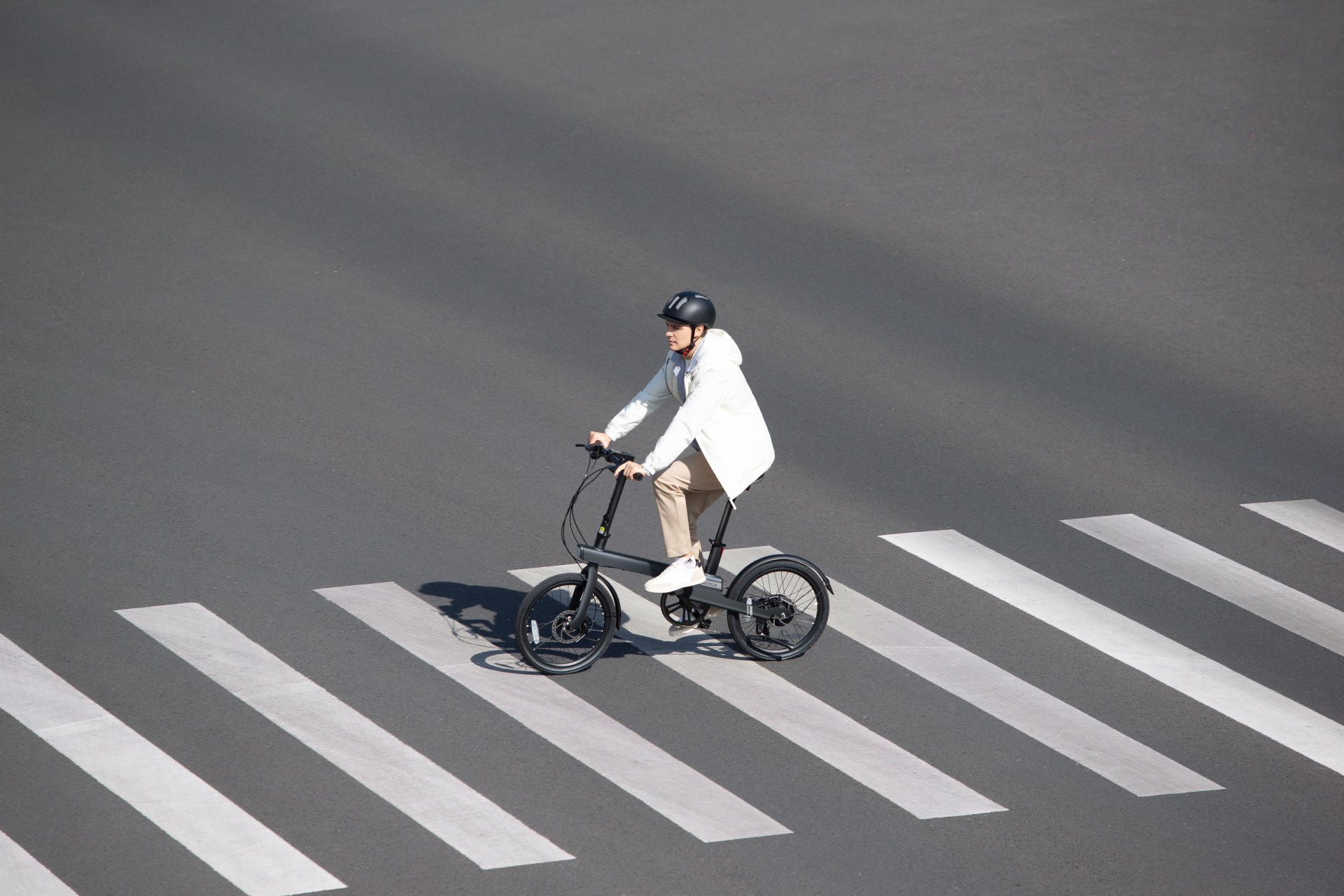 小米生态链大厂打造比共享电车好骑骑记电动助力车c2发布