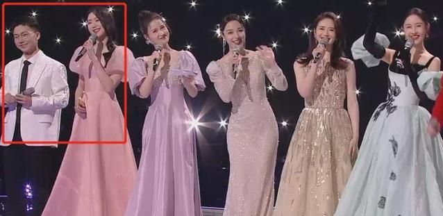 歌手走音，节目后调，人海战术，湖南卫视跨年晚会槽点不断！休闲区蓝鸢梦想 - Www.slyday.coM