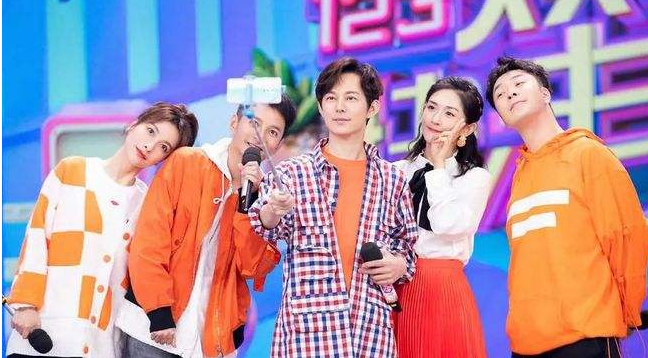 《你好星期六》还是“快本”风格,何炅新搭档们不输谢娜维嘉海涛休闲区蓝鸢梦想 - Www.slyday.coM 《你好星期六》还是“快本”风格,何炅新搭档们不输谢娜维嘉海涛休闲区蓝鸢梦想 - Www.slyday.coM