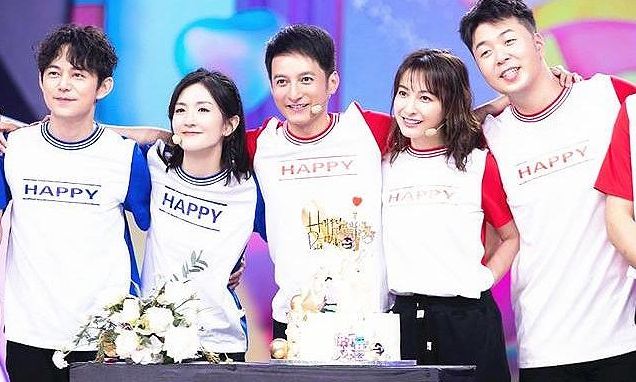 《你好星期六》还是“快本”风格,何炅新搭档们不输谢娜维嘉海涛休闲区蓝鸢梦想 - Www.slyday.coM 《你好星期六》还是“快本”风格,何炅新搭档们不输谢娜维嘉海涛休闲区蓝鸢梦想 - Www.slyday.coM