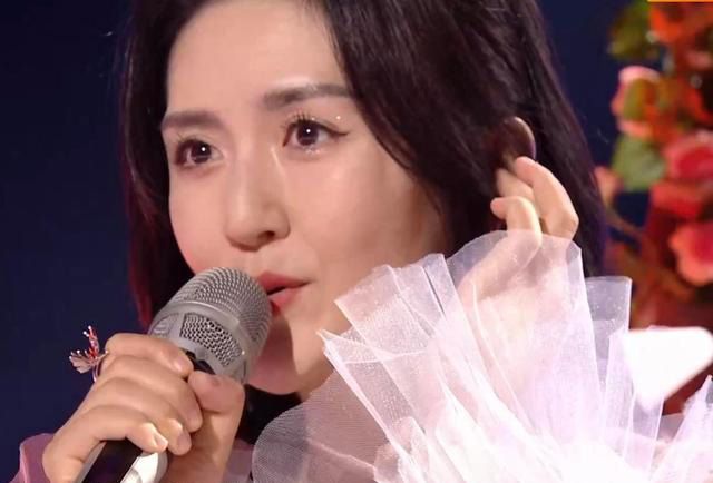 歌手走音，节目后调，人海战术，湖南卫视跨年晚会槽点不断！休闲区蓝鸢梦想 - Www.slyday.coM