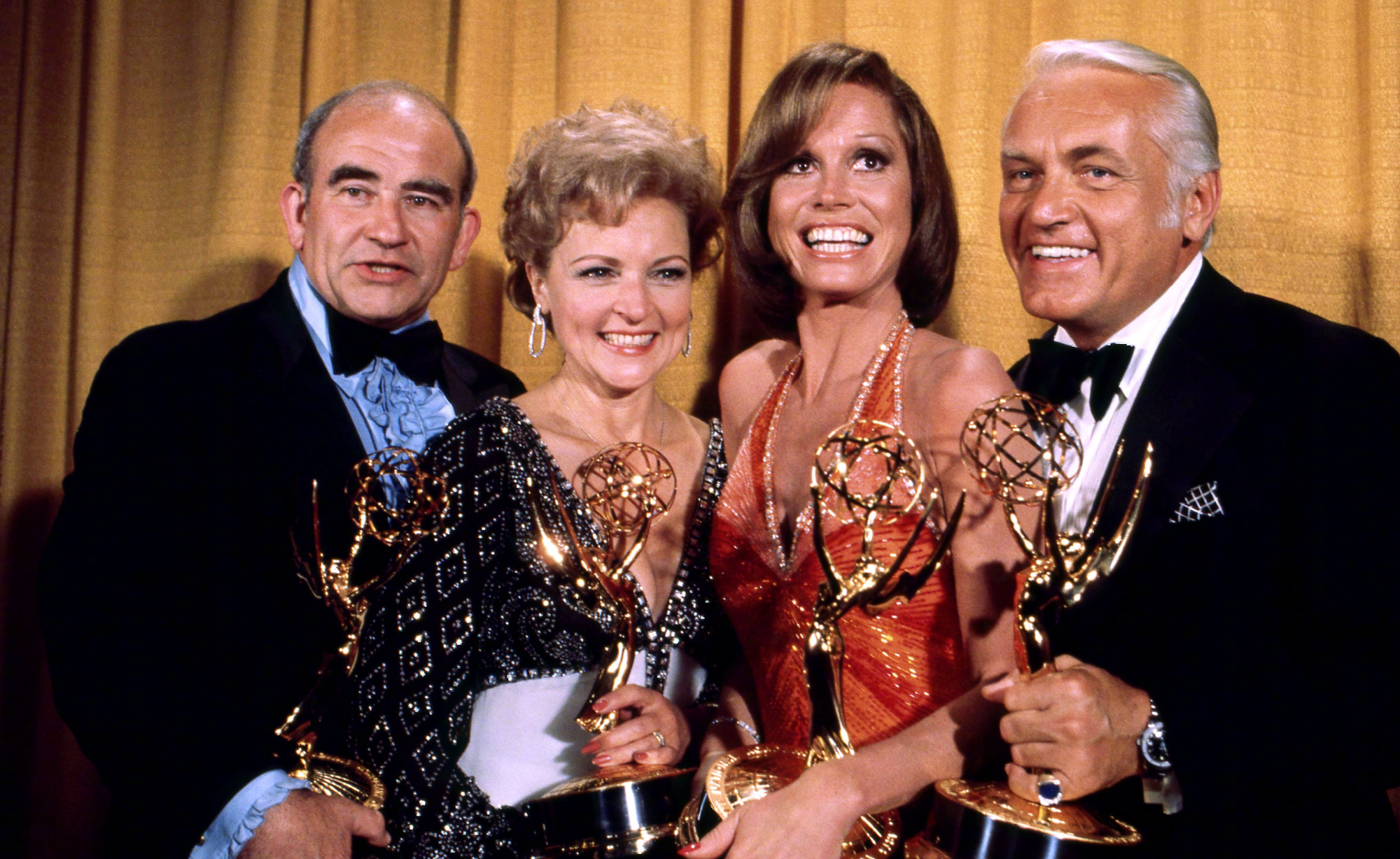 传奇影星贝蒂怀特去世享年99岁