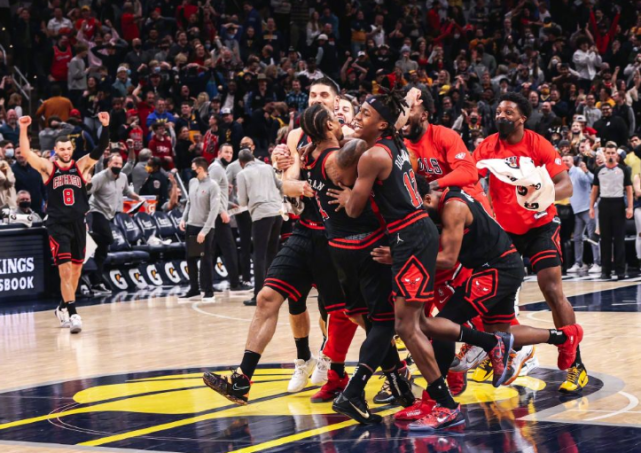 我不会投三分？12罚11中+三分绝杀，德罗赞，是我们此前错怪你了休闲区蓝鸢梦想 - Www.slyday.coM