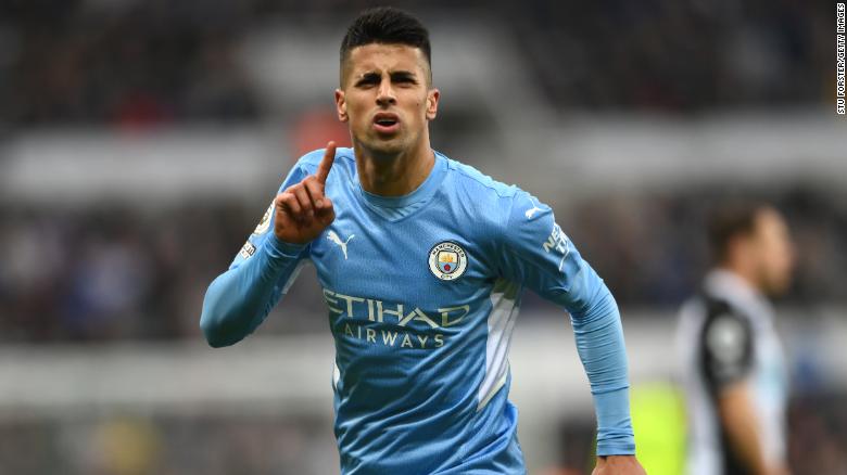 若昂坎塞洛曼城后卫在家中被盗时遭到袭击