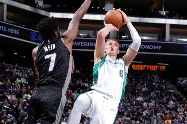 德罗赞绝杀！詹姆斯又破多项纪录，福克斯真毒瘤休闲区蓝鸢梦想 - Www.slyday.coM