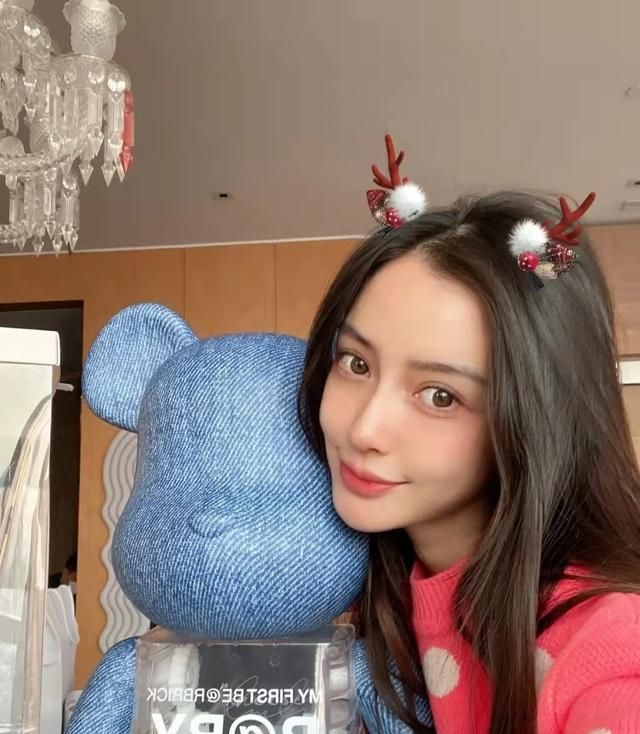 易烊千玺跨年在新闻联播，根正苗红！杨颖浙江跨年美翻天休闲区蓝鸢梦想 - Www.slyday.coM